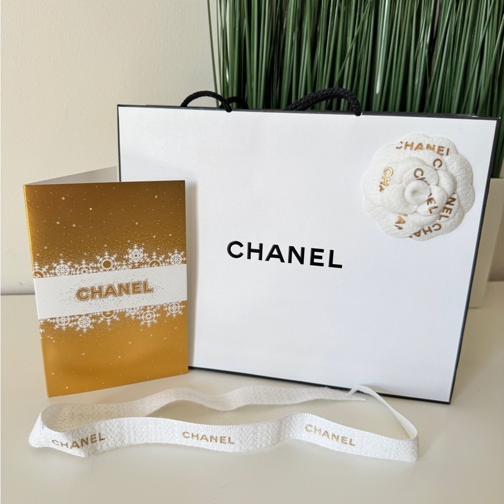 Chanel gift wrapping bag, flower, card, ribbon